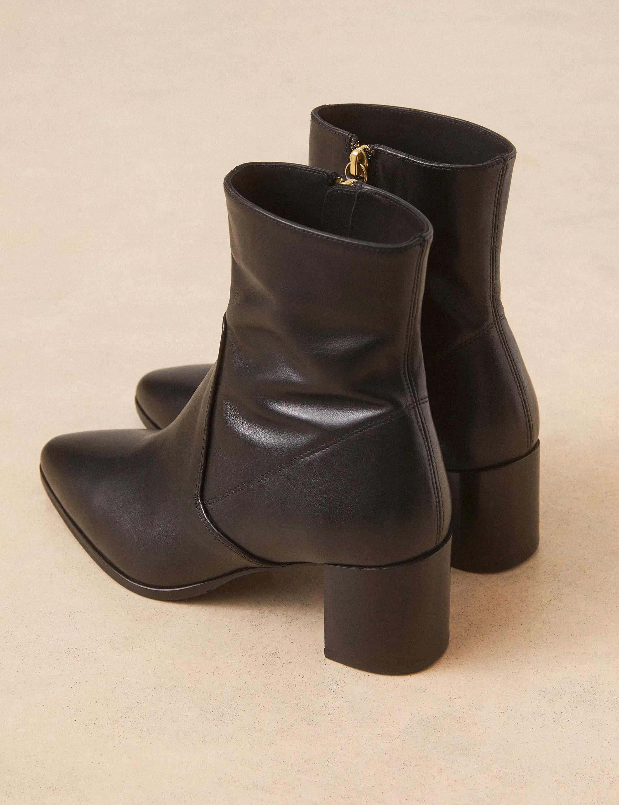 Bottines À Talons Cuir Noir - Numéro 556 - Rivecour