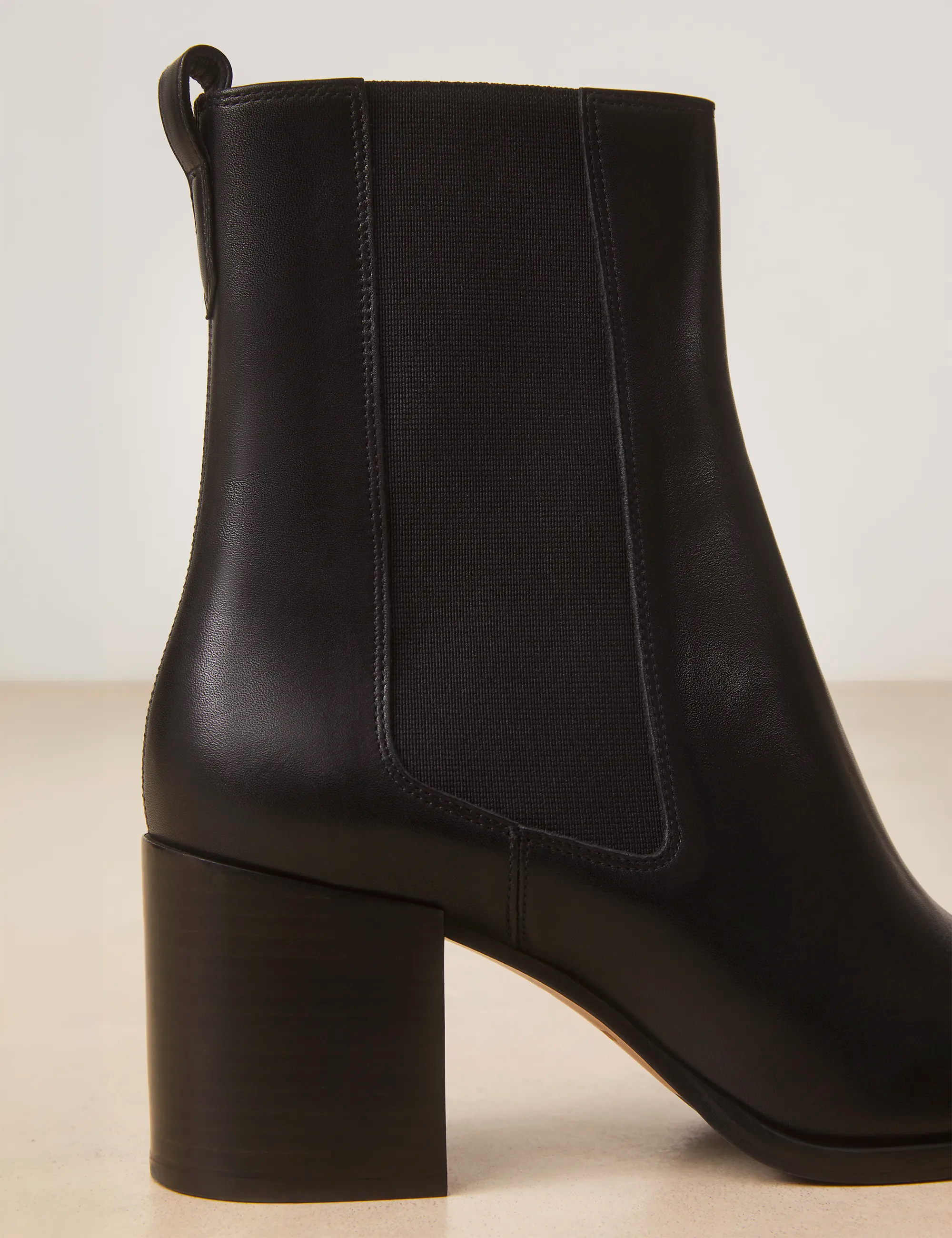 Bottines À Talons Cuir Noir - Numéro 663 - Rivecour