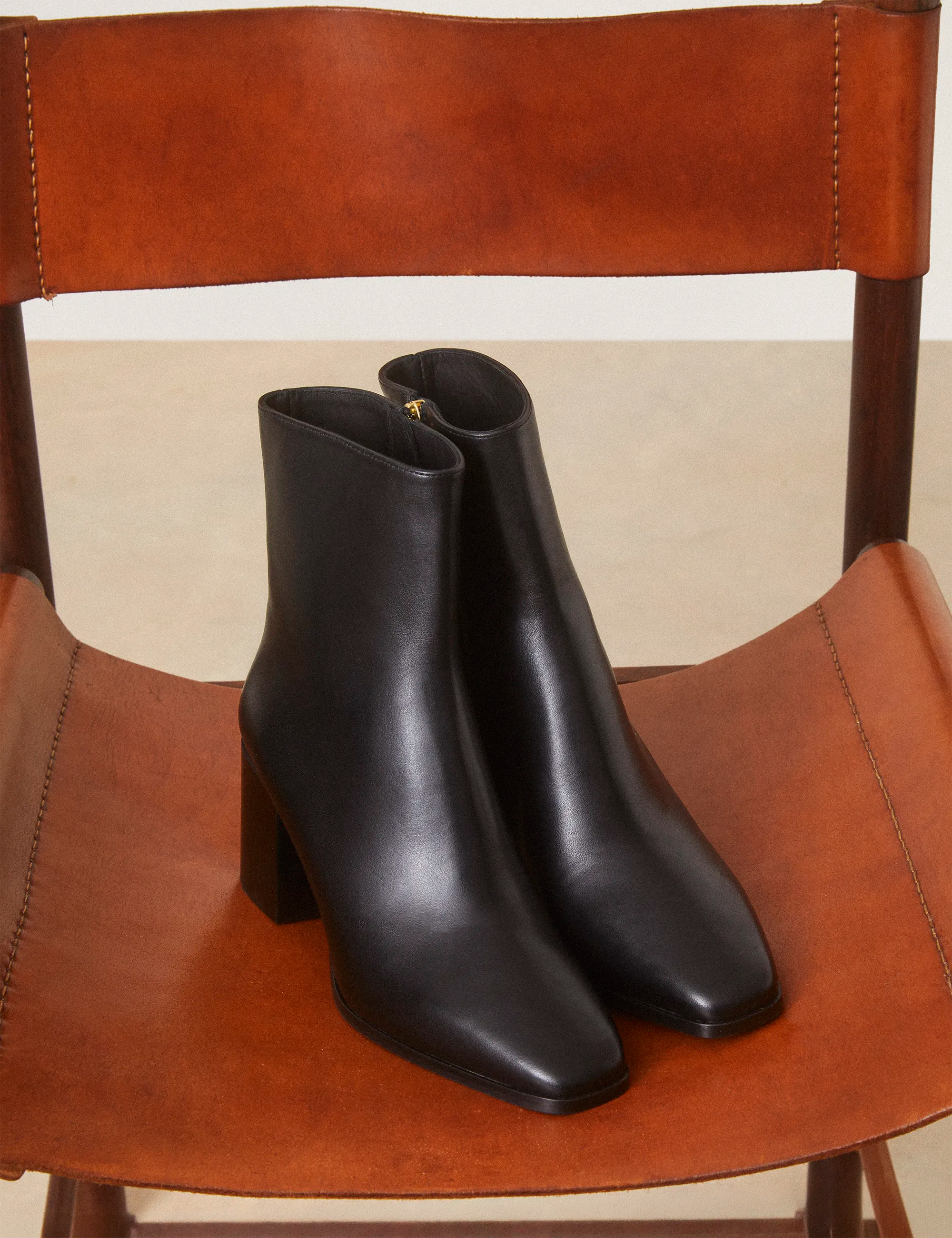 Bottines À Talons Cuir Noir - Numéro 670 - Rivecour