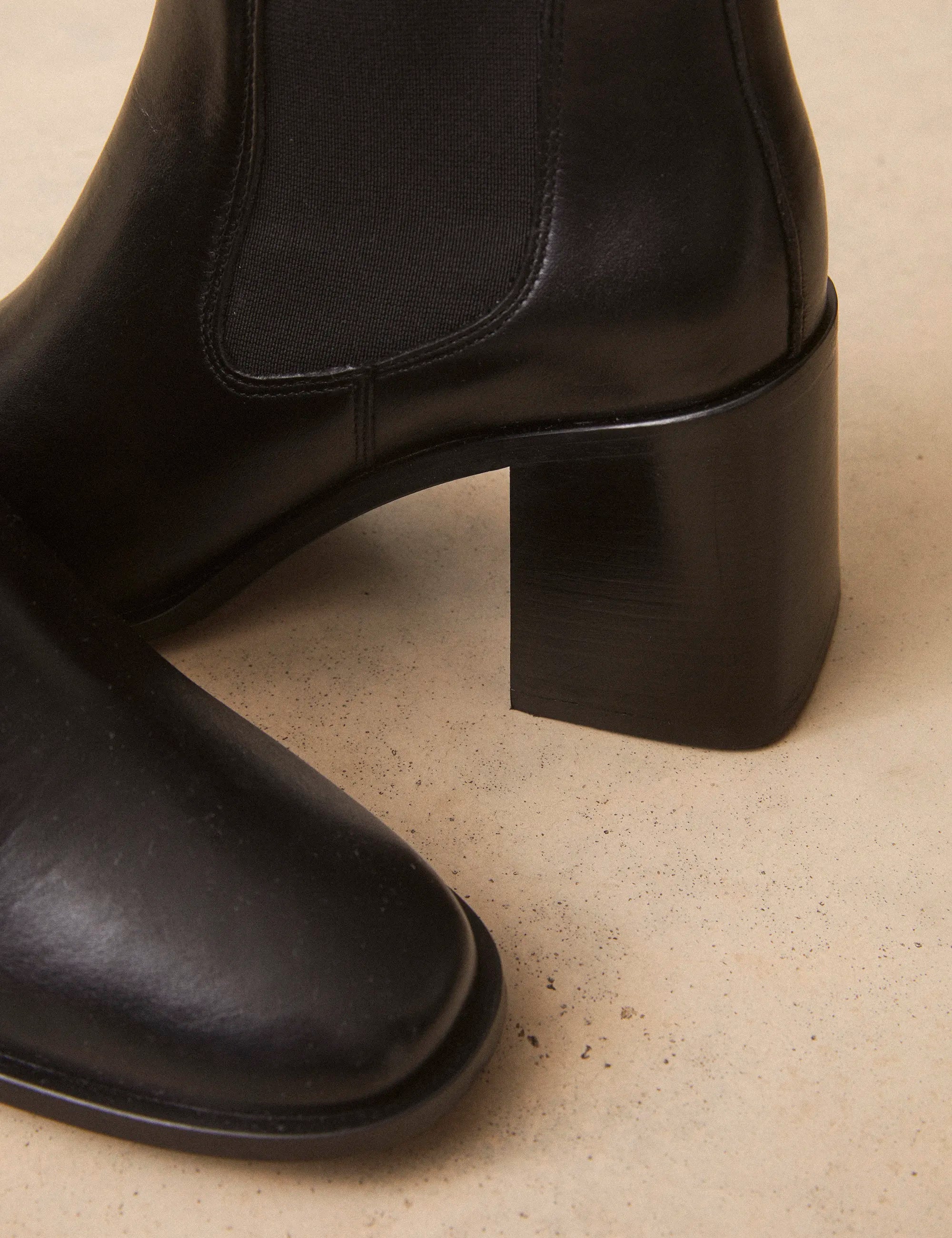 Bottines À Talons Cuir Noir - Numéro 708 - Rivecour