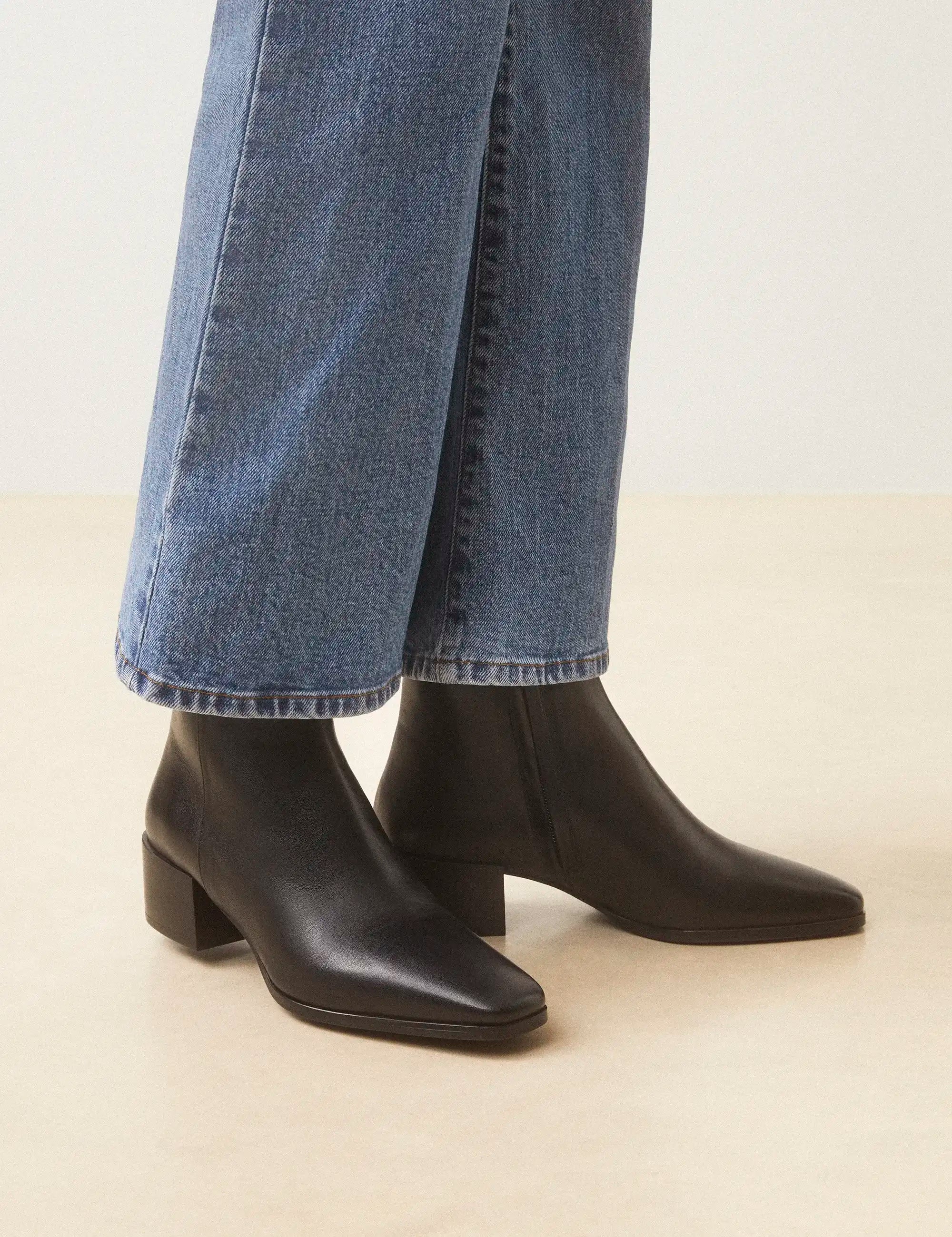 Bottines À Talons Cuir Noir - Numéro 406 - Rivecour
