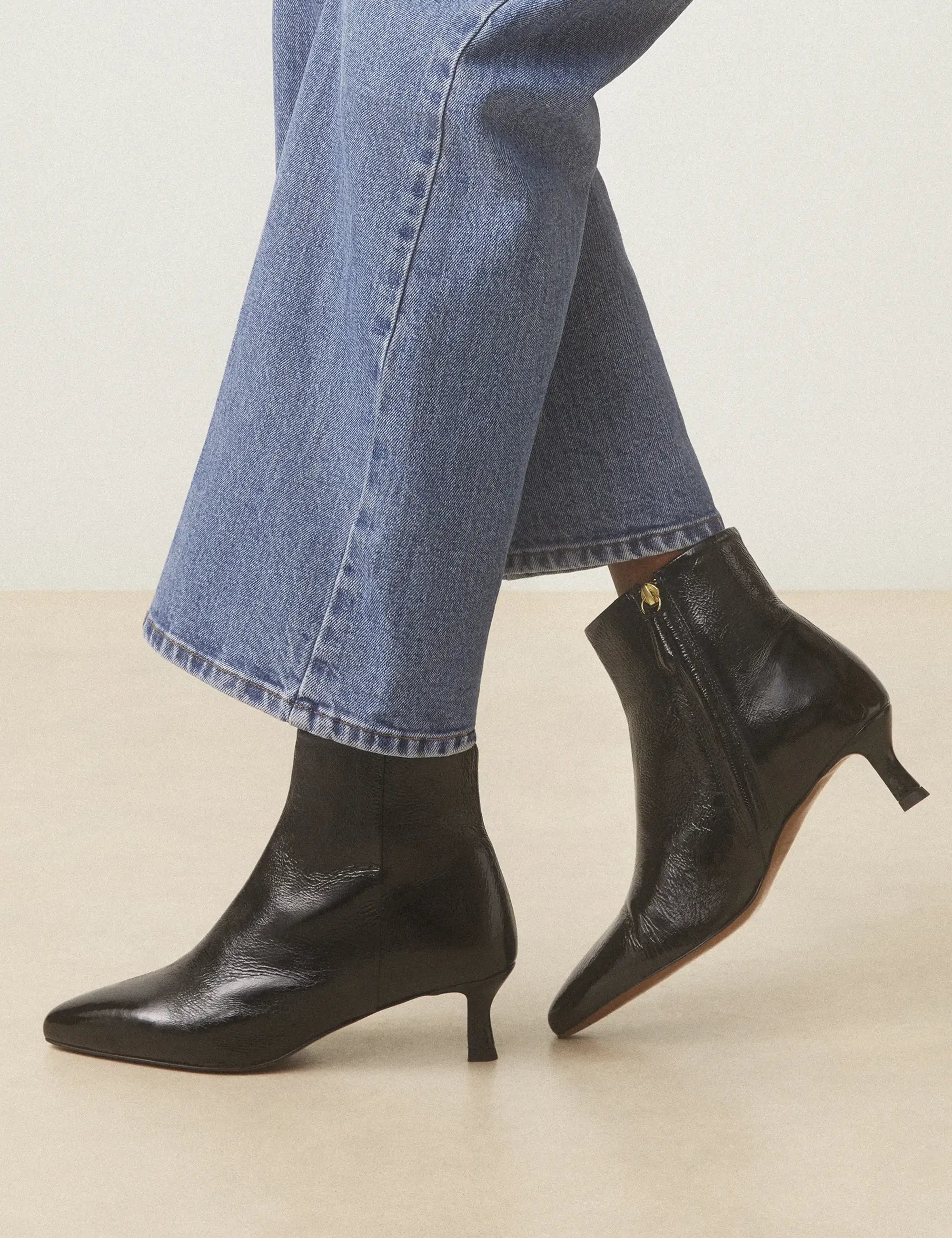 Bottines À Talons Cuir Vernis Noir - Numéro 421 - Rivecour