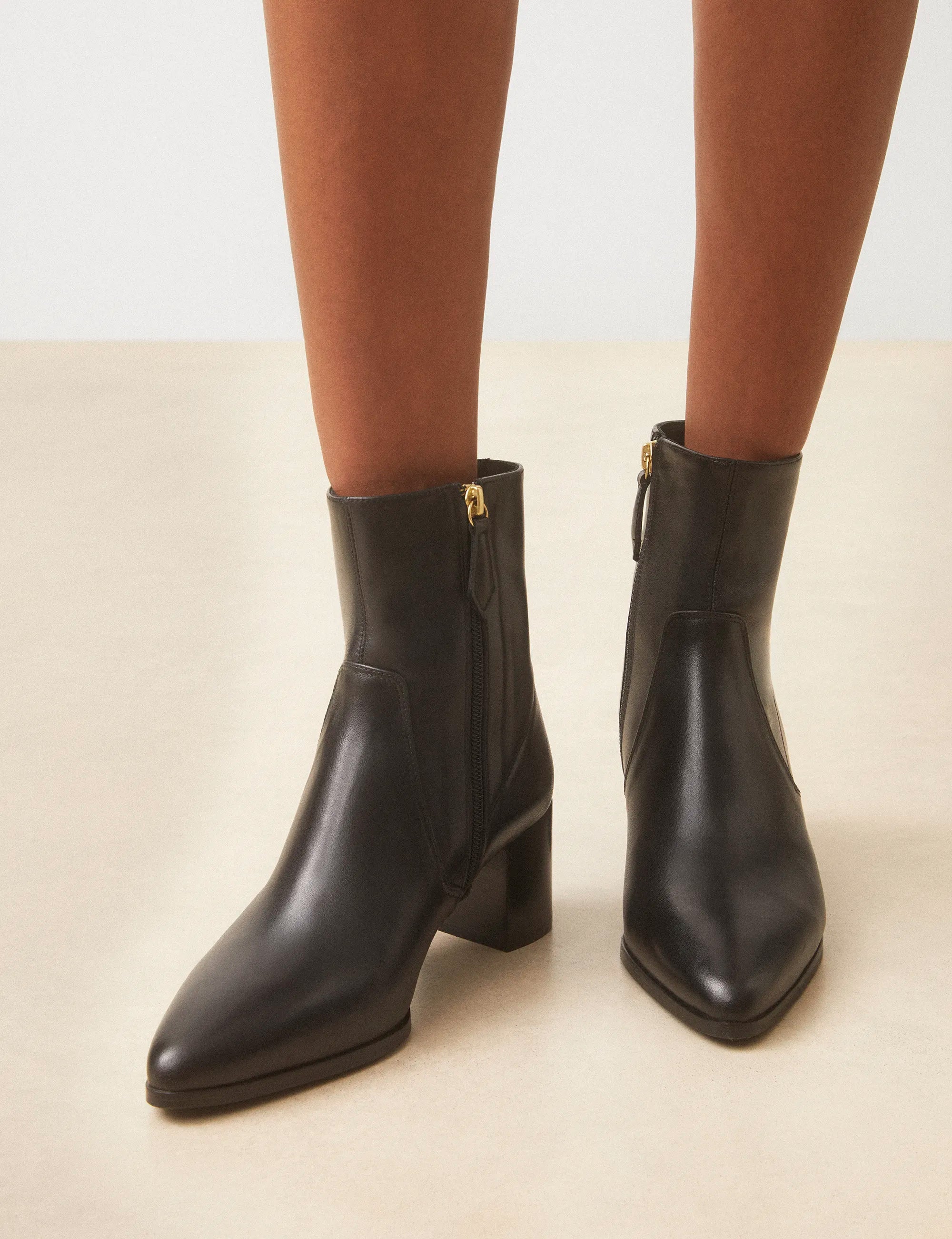 Bottines À Talons Cuir Noir - Numéro 556 - Rivecour