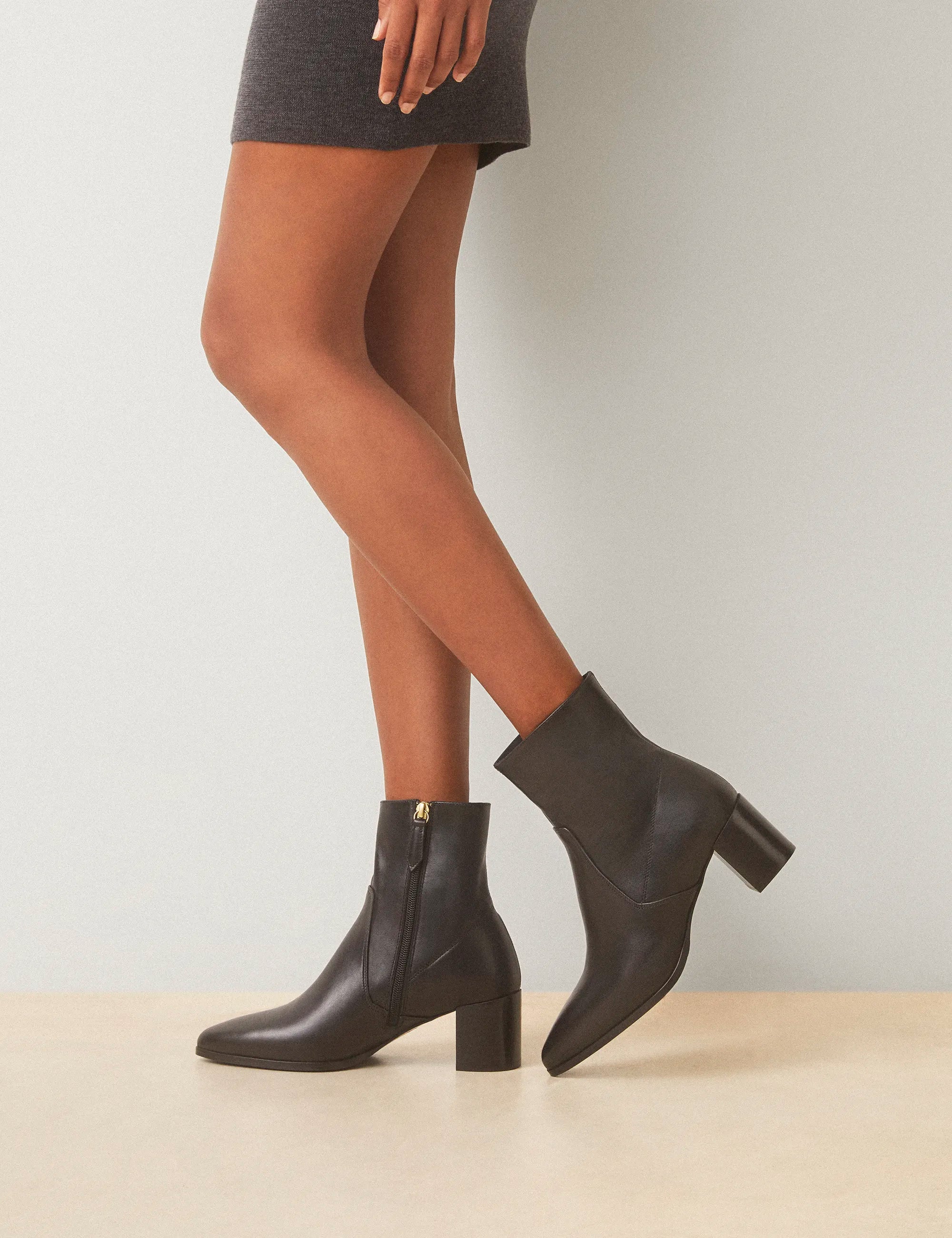 Bottines À Talons Cuir Noir - Numéro 556 - Rivecour
