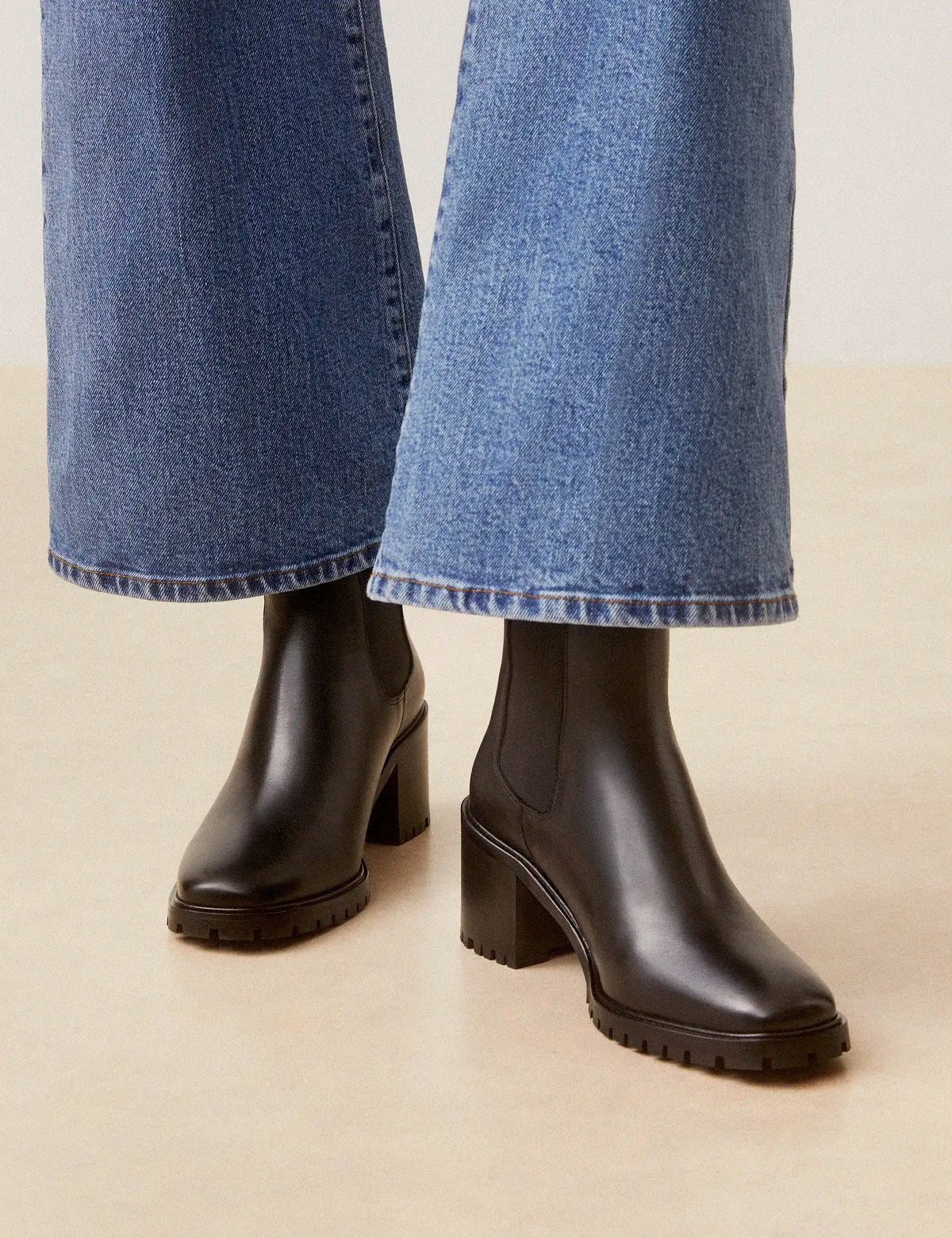 Bottines À Talons Cuir Noir - Numéro 559 - Rivecour