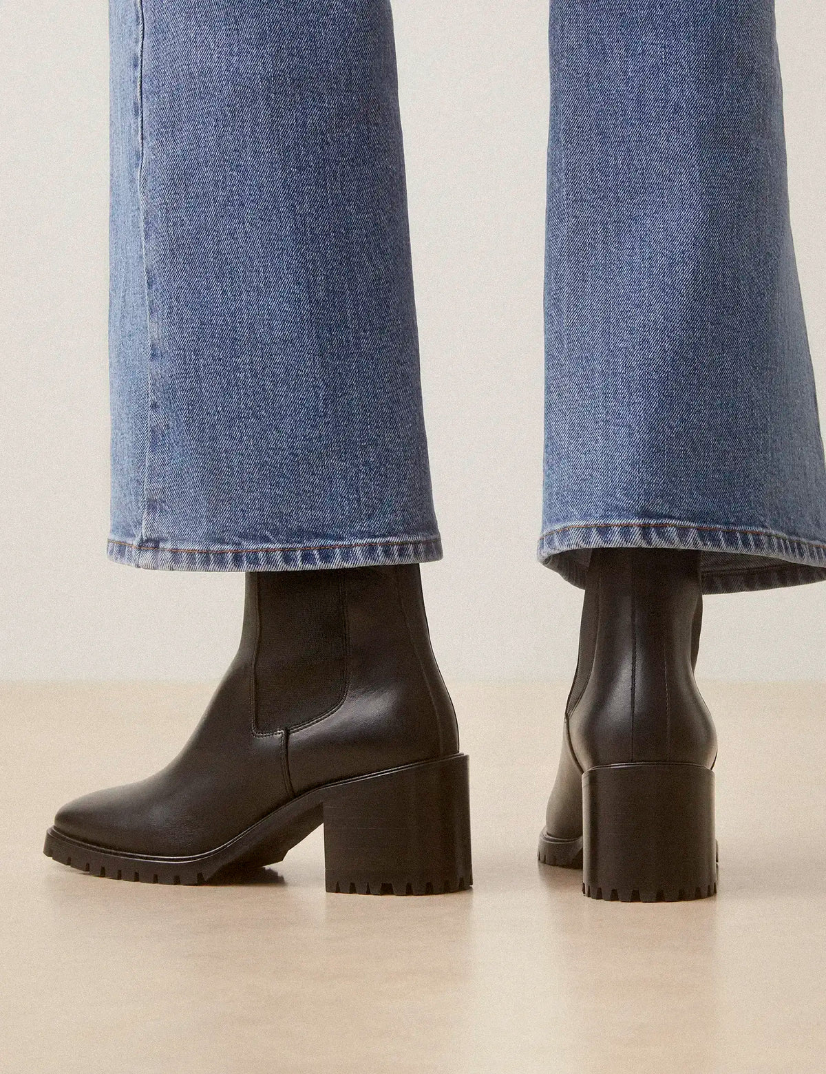 Bottines À Talons Cuir Noir - Numéro 559 - Rivecour
