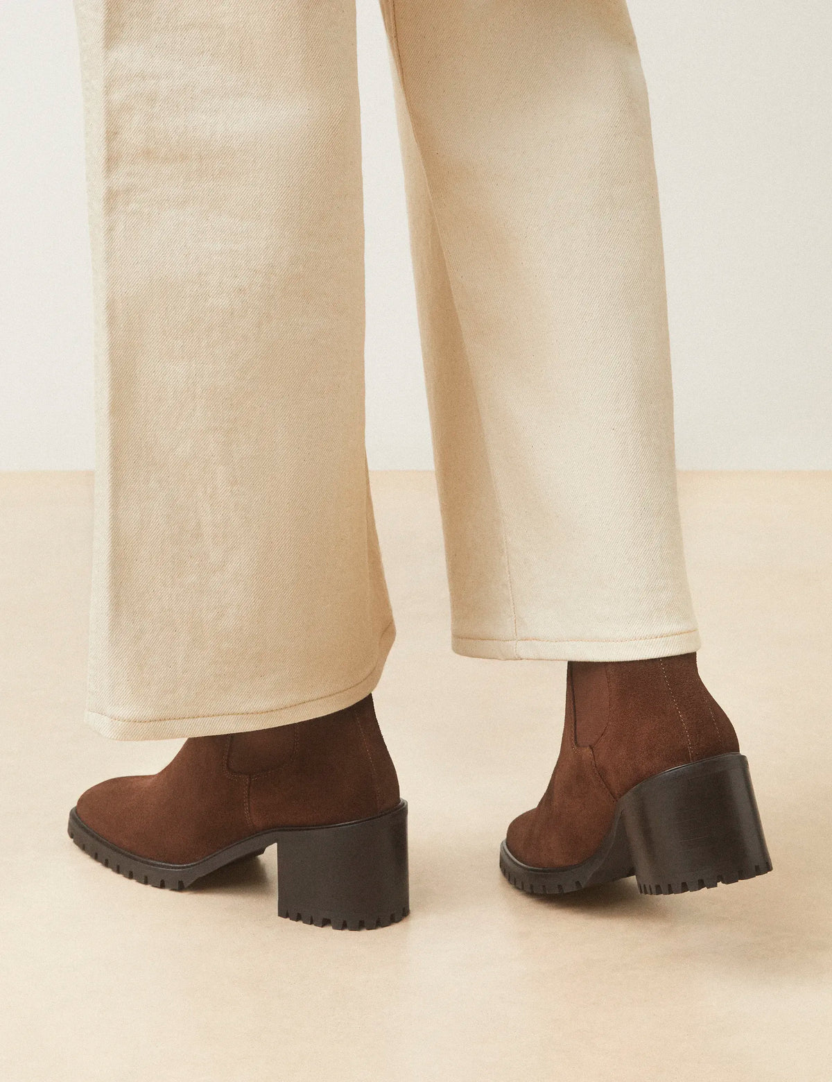 Bottines À Talons Suède Noisette - Numéro 559 - Rivecour