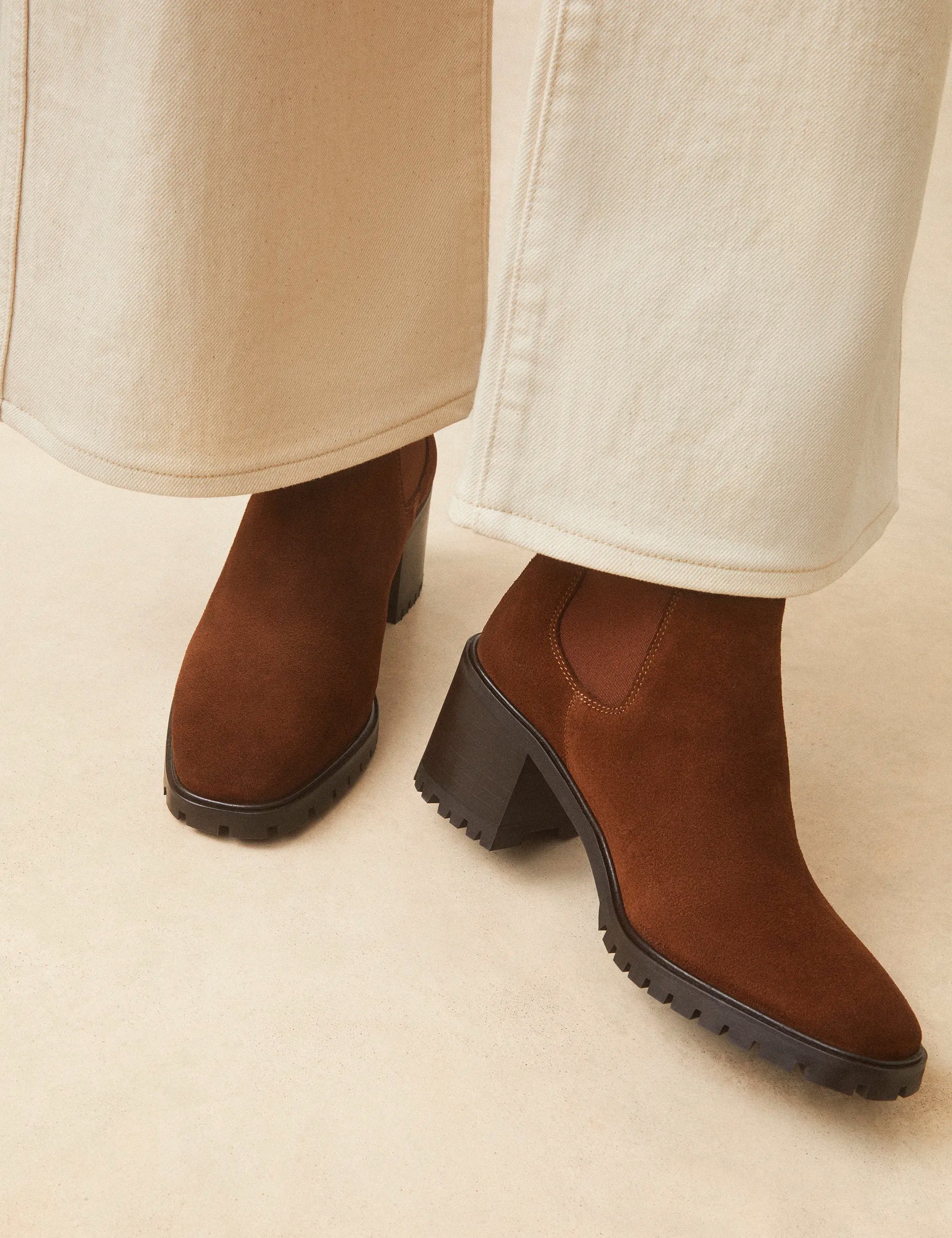 Bottines À Talons Suède Noisette - Numéro 559 - Rivecour