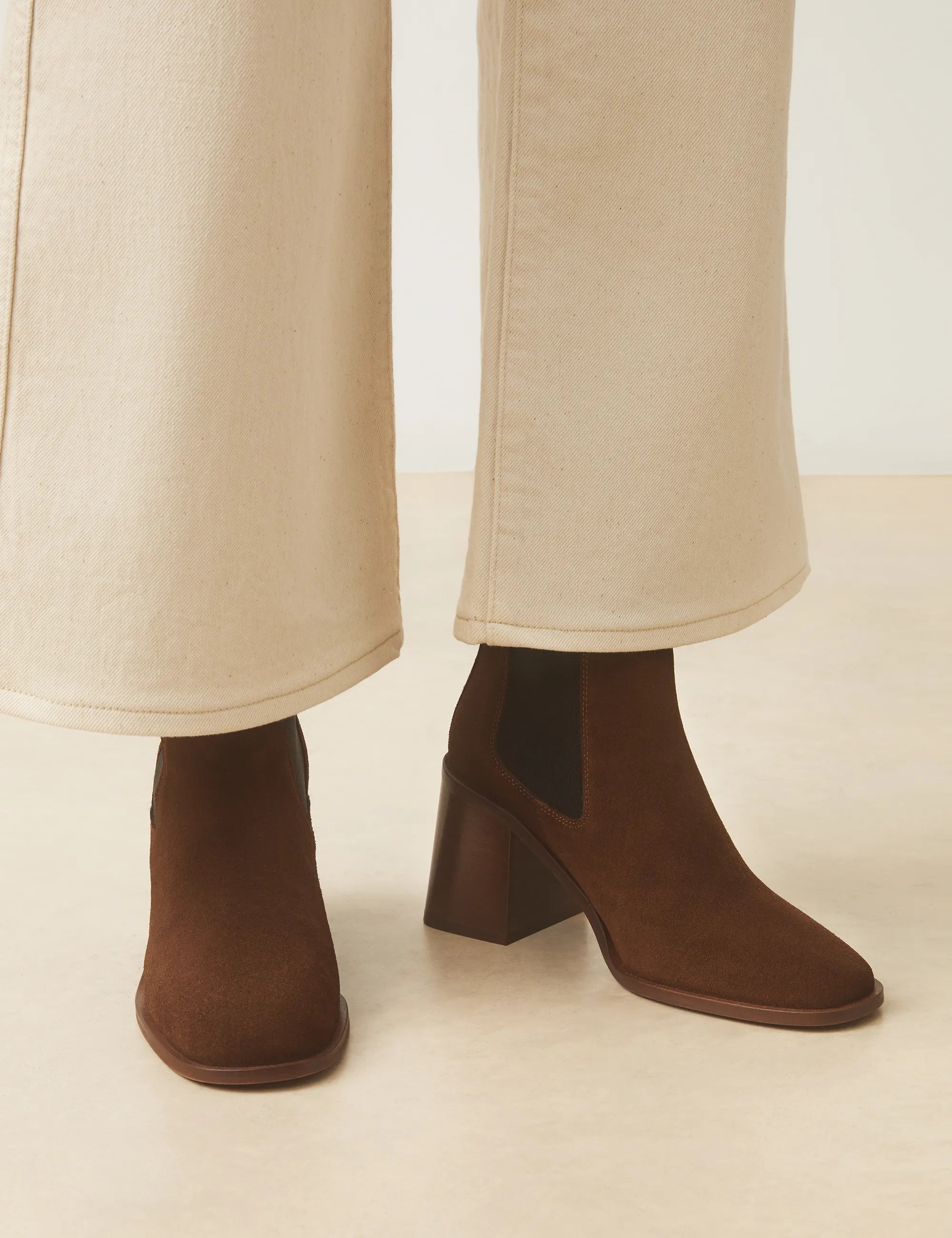 Bottines À Talons Suède Noisette - Numéro 708 - Rivecour